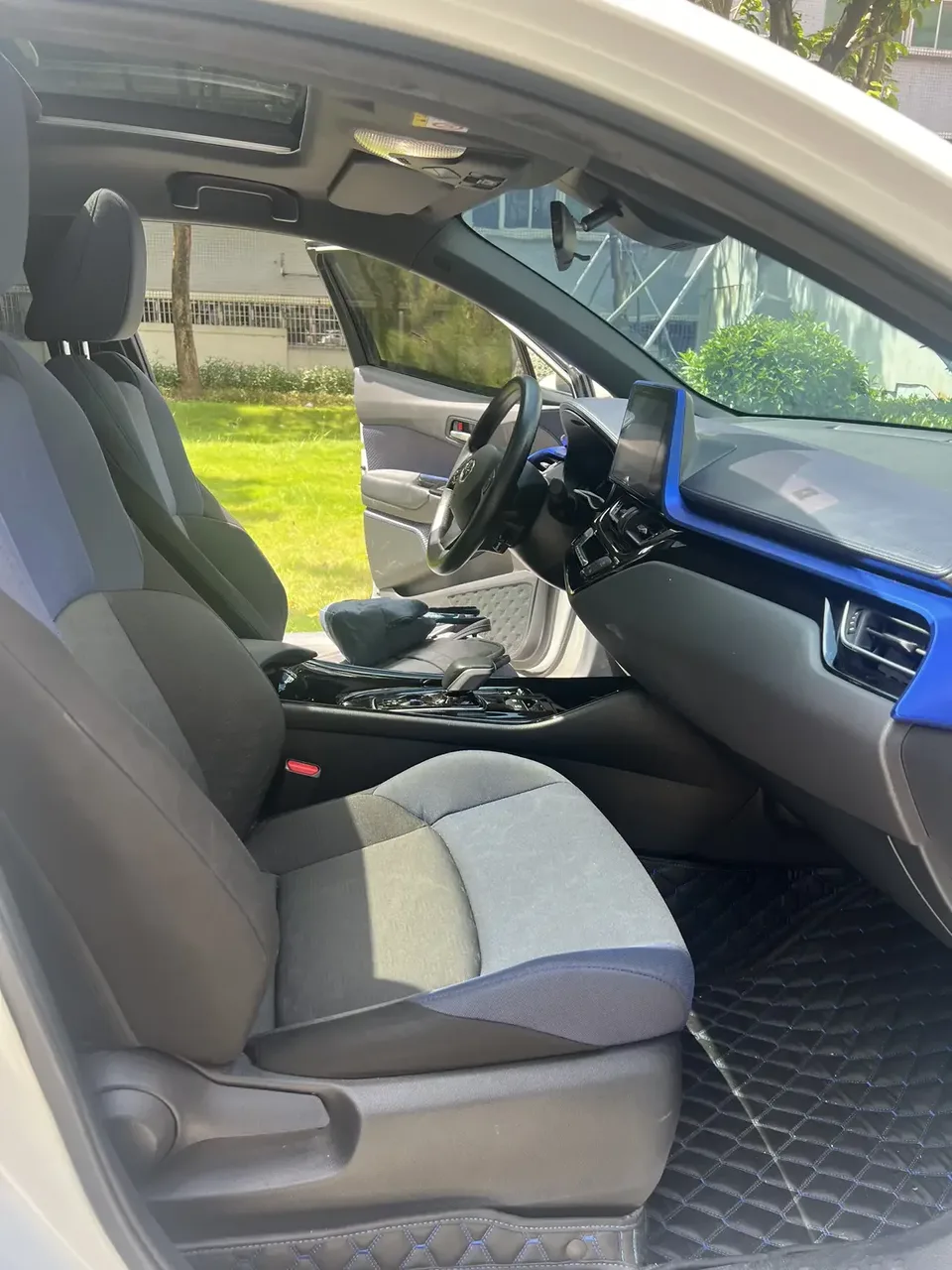 Toyota C-HR EV Toyota C-HR EV 2020 2022 — thumbnail 4