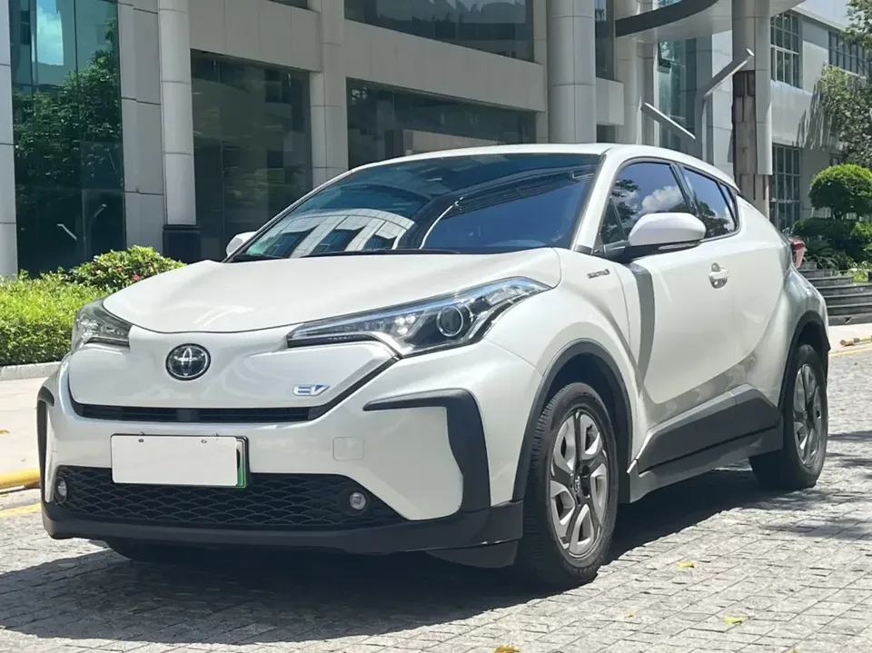 Toyota C-HR EV Toyota C-HR EV 2020 2022 — photo 1, buy with delivery to Moscow