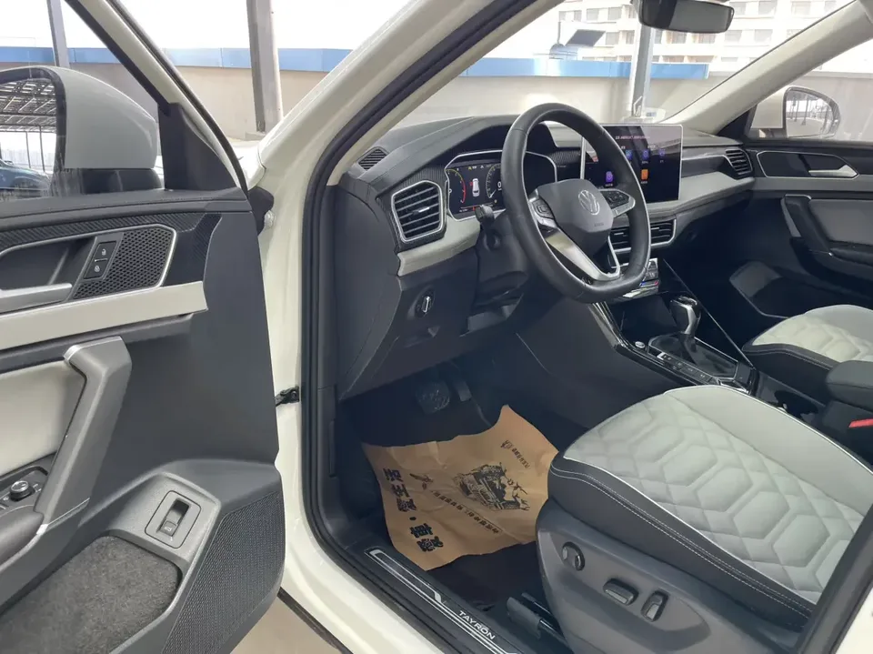 Volkswagen Tayron Tanyue 2023 280TSI 2WD Luxury Plus Advanced Edition 2022 — thumbnail 3