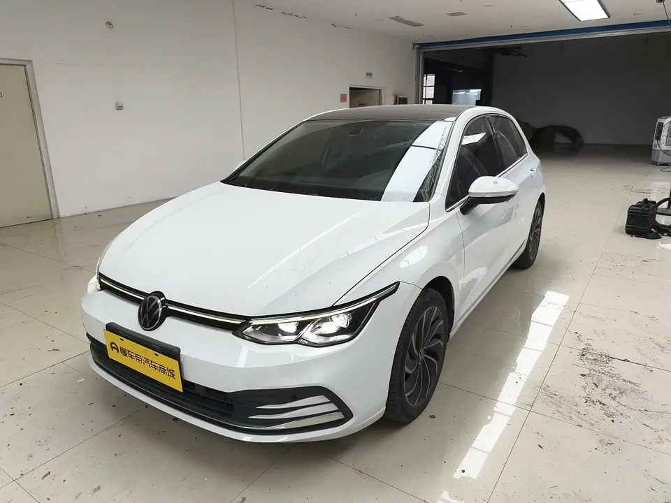 Volkswagen Golf golf 2023 280TSI DSG Pro 2023 — photo 1, buy with delivery to Moscow