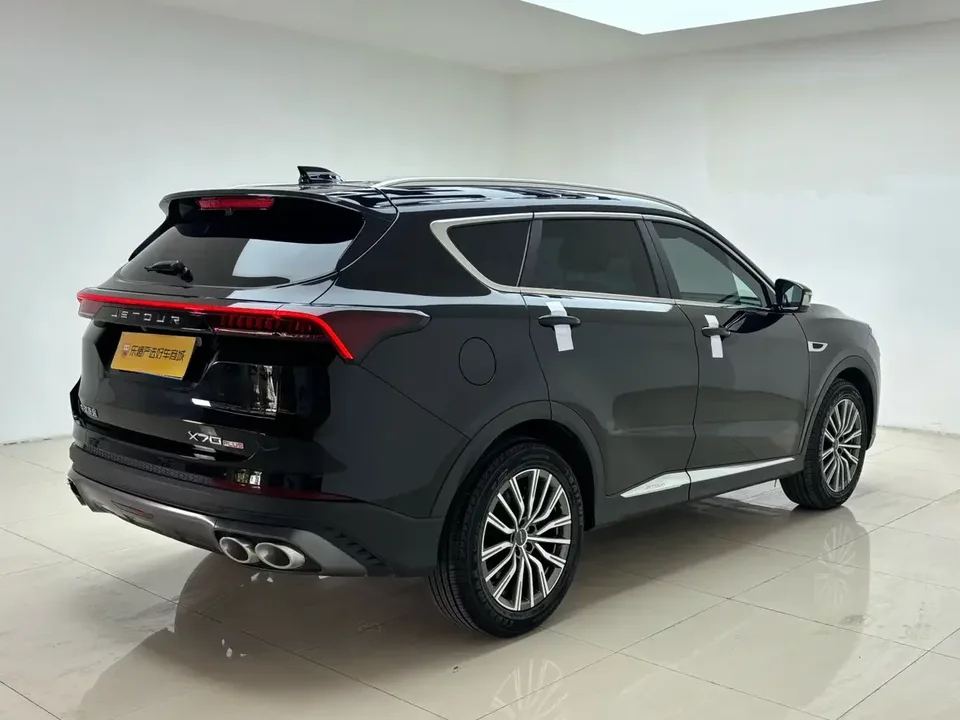 Jetour Jietu X70 PLUS Jietu X70 PLUS 2024 Champion Edition 1.5T DCT Champion PRO 7 Seaters 2024 — thumbnail 4