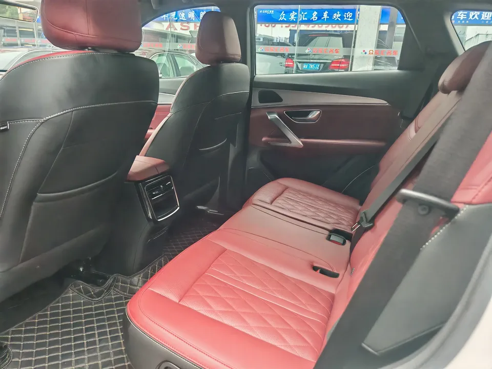 Jetour Jietu X70 PLUS Jietu X70 PLUS 2024 Champion Edition 1.5T DCT Champion PRO 7 Seaters 2025 — thumbnail 3