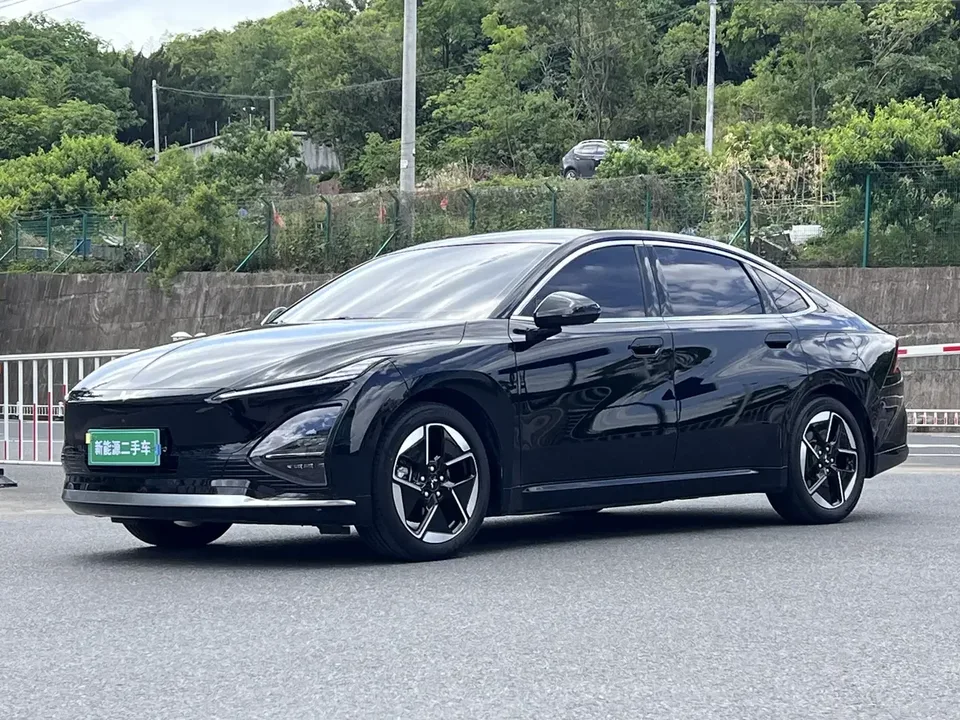Wuling Starlight EV Wuling Starlight EV 2024 Co-creation version 510 advanced version 2025 — photo 1, buy with delivery to Moscow