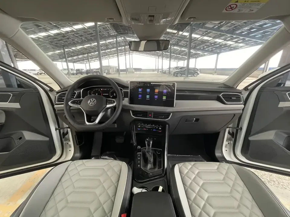 Volkswagen Tayron Tanyue 2023 280TSI 2WD Luxury Plus Advanced Edition 2022 — миниатюра 3