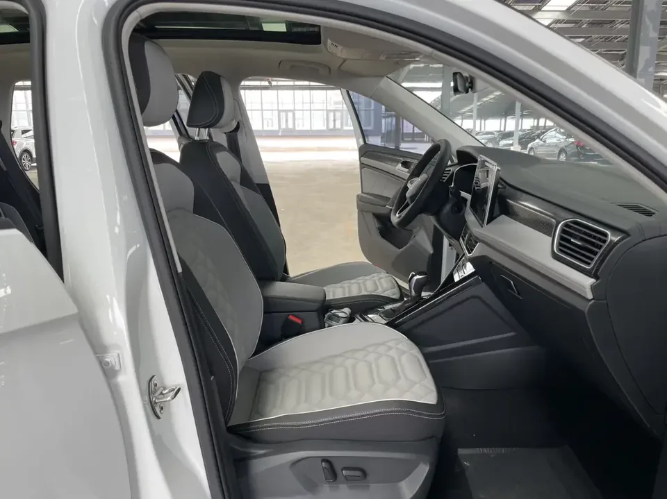 Volkswagen Tayron Tanyue 2023 280TSI 2WD Luxury Plus Advanced Edition 2022 — миниатюра 4