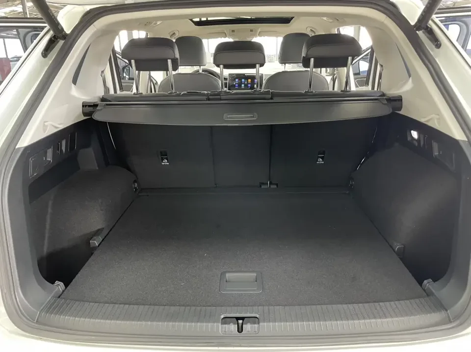 Volkswagen Tayron Tanyue 2023 280TSI 2WD Luxury Plus Advanced Edition 2022 — миниатюра 5