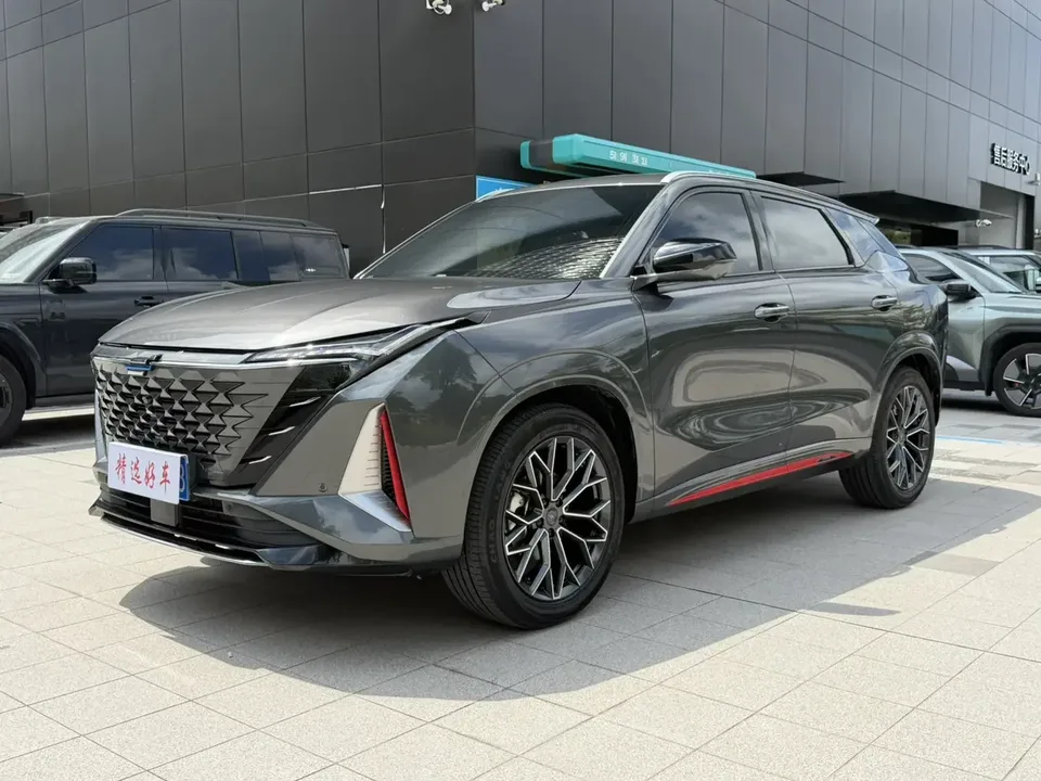 Oshan Changan Auchan Z6 Changan Auchan Z6 2023 Blue Whale 1.5T DCT Smart Cool 2024 — photo 1, buy with delivery to Moscow