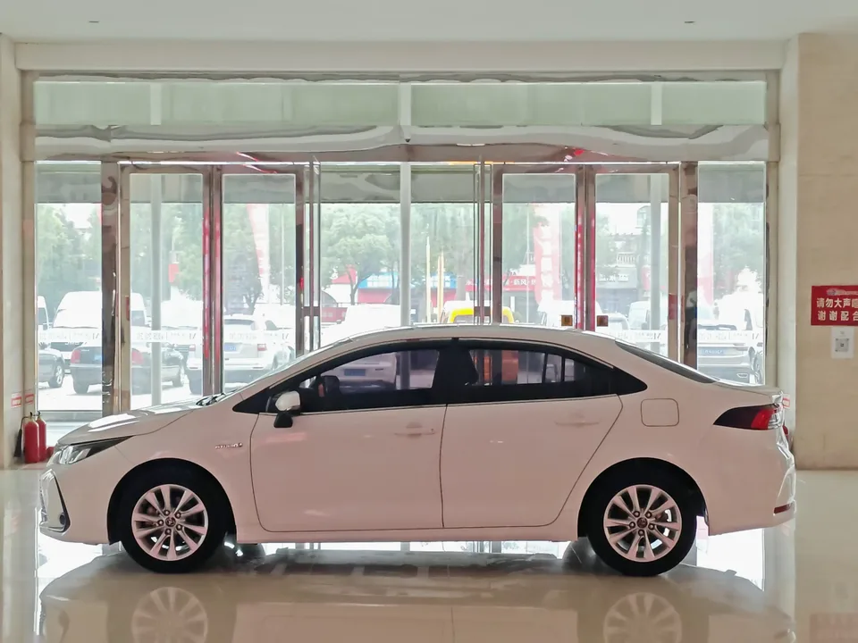 Toyota Corolla Corolla 2023 Intelligent Electric Hybrid Dual Engine 1.8L E-CVT Elite Edition 2023 — thumbnail 4