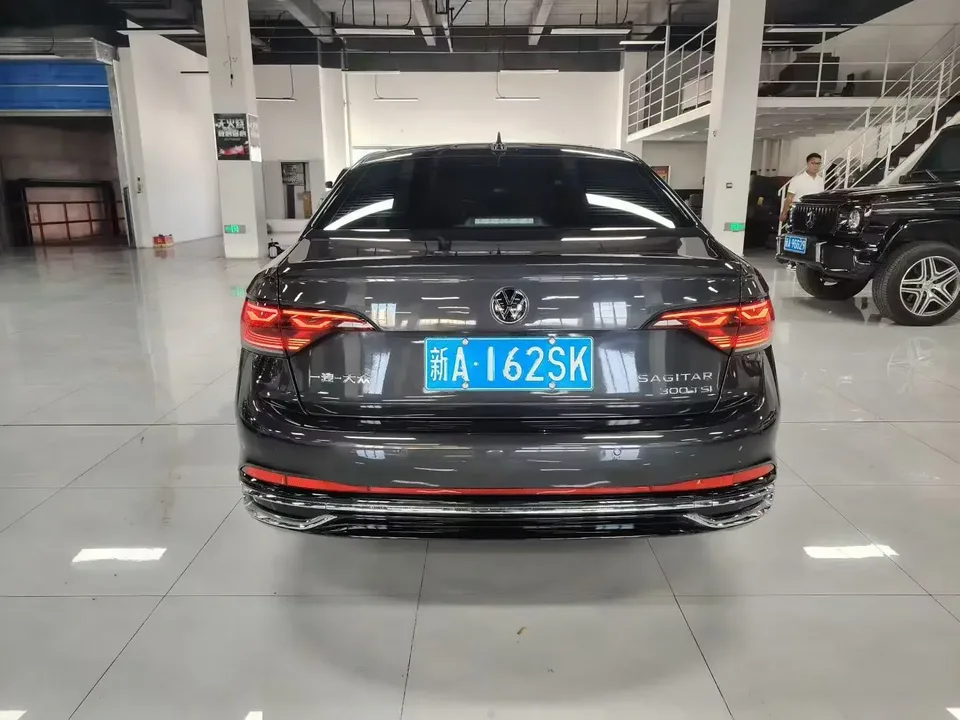 Volkswagen Sagitar Sagitar 2024 300TSI DSG Flying Edition 2024 — thumbnail 2