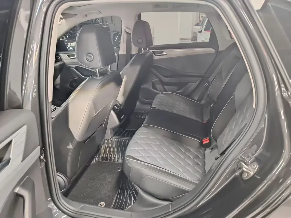 Volkswagen Sagitar Sagitar 2024 300TSI DSG Flying Edition 2024 — thumbnail 3