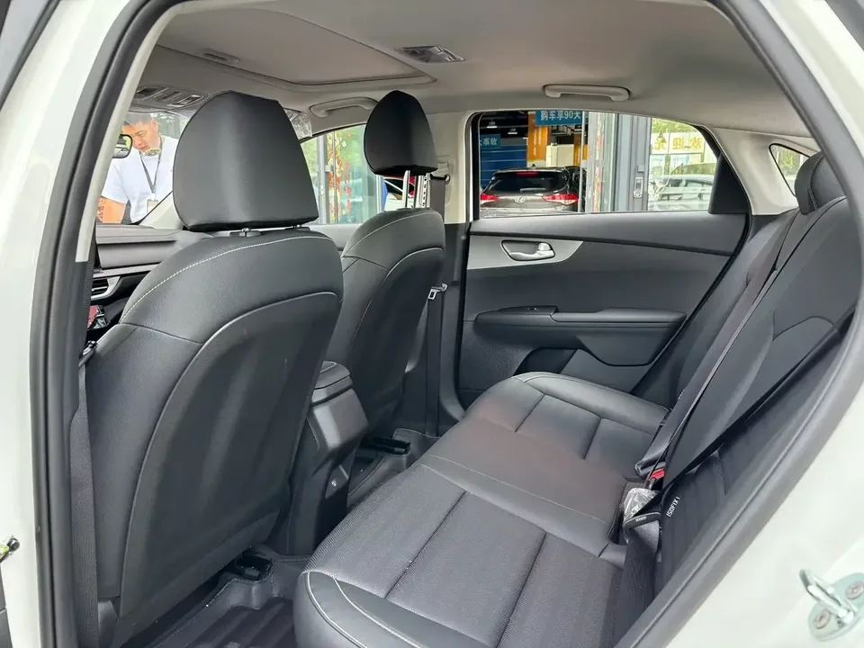 Kia K3 Kia K3 2024 1.5L IVT Comfort Premium Edition 2026 — миниатюра 3