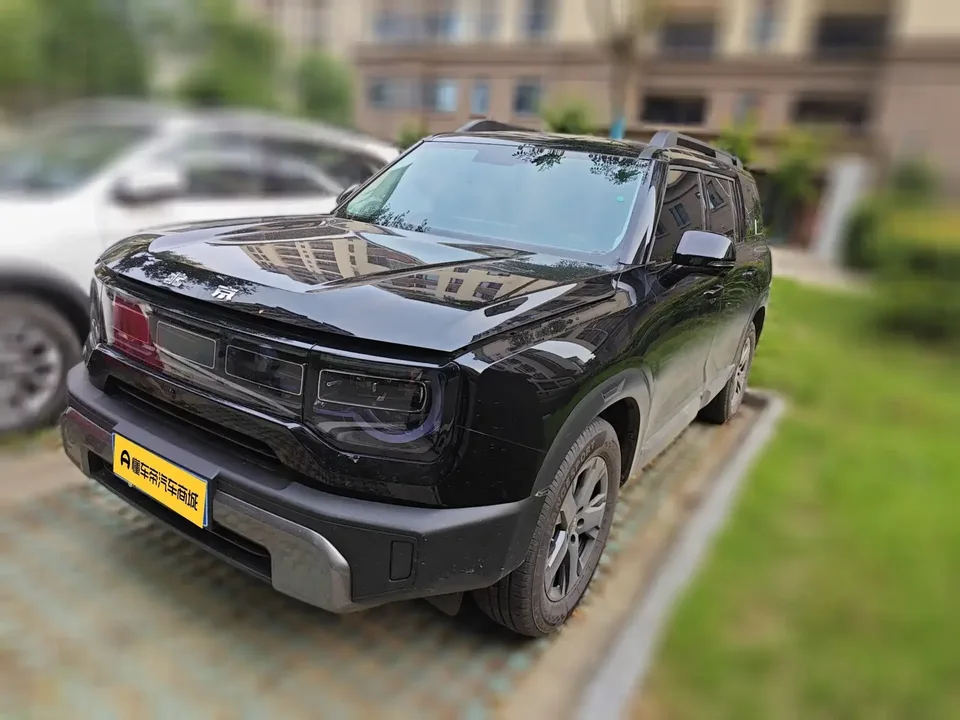 BAIC Beijing Off-road BJ30 Beijing Off-road BJ30 2026 Traveler 1.5T DCT Standard Edition 2026 — photo 1, buy with delivery to Moscow