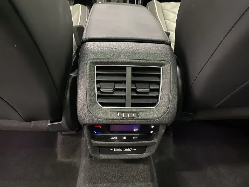 Volkswagen Tayron Tanyue 2023 280TSI 2WD Luxury Plus Advanced Edition 2022 — миниатюра 3