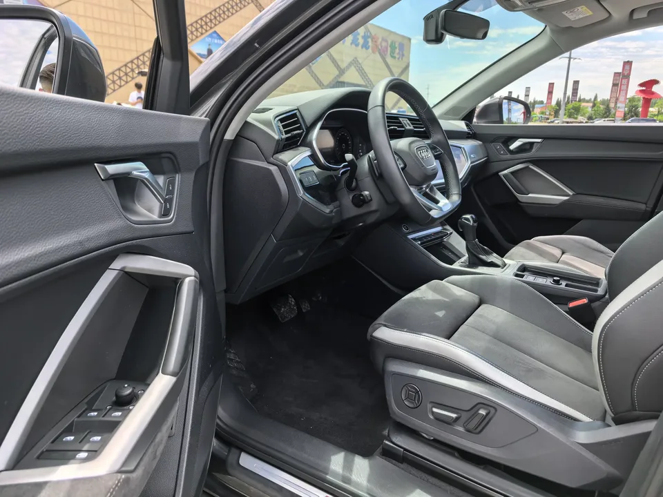 Audi Q3 Audi Q3 2022 35 TFSI Stylish Dynamic 2023 — thumbnail 4