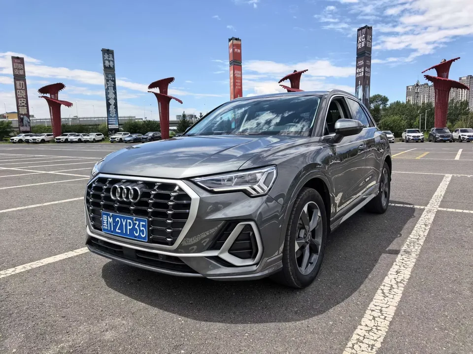 Audi Q3 Audi Q3 2022 35 TFSI Stylish Dynamic 2023 — photo 1, buy with delivery to Moscow