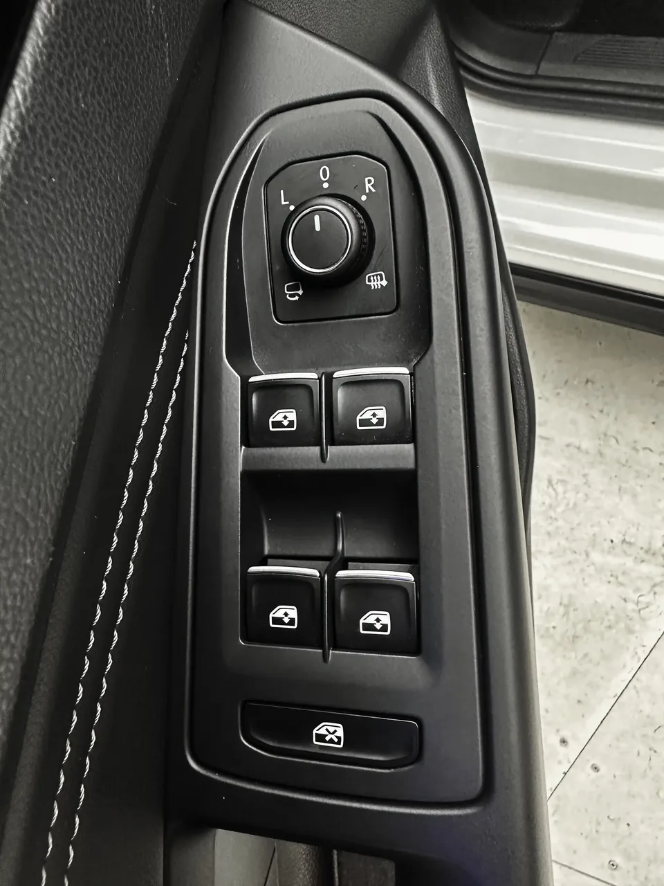 Volkswagen Golf golf 2021 280TSI DSG R-Line 2022 — thumbnail 3