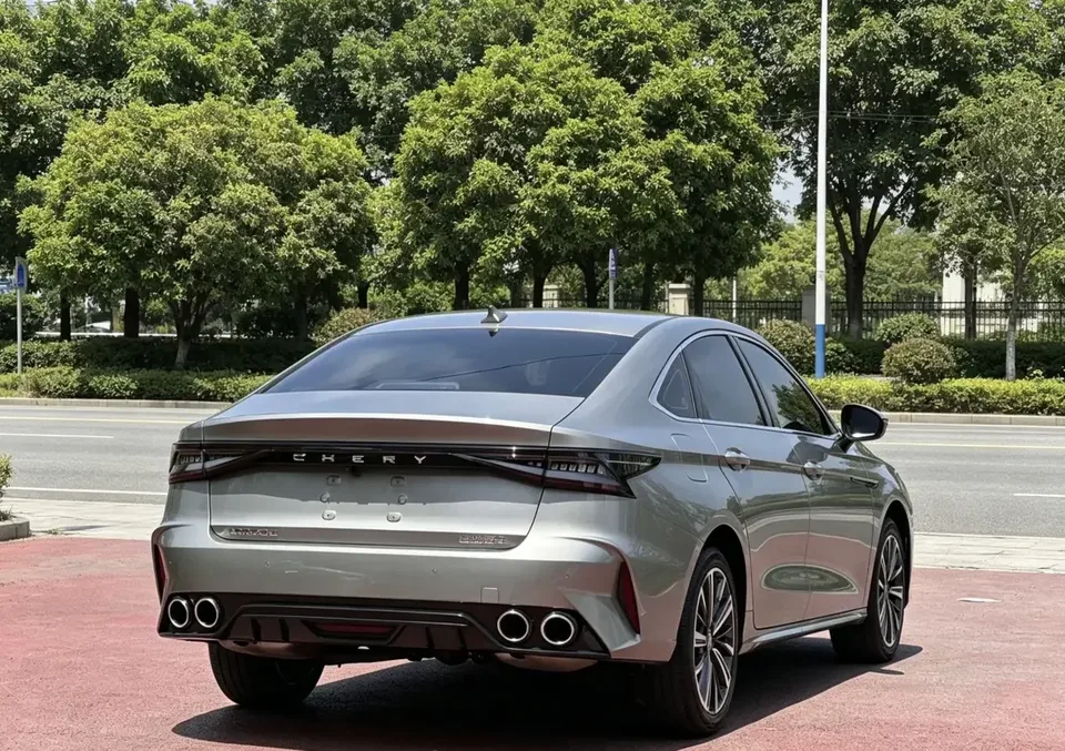 Chery Arrizo 8 Arrizo 8 2025 1.6TGDI DCT Excellence Edition 2025 — thumbnail 2