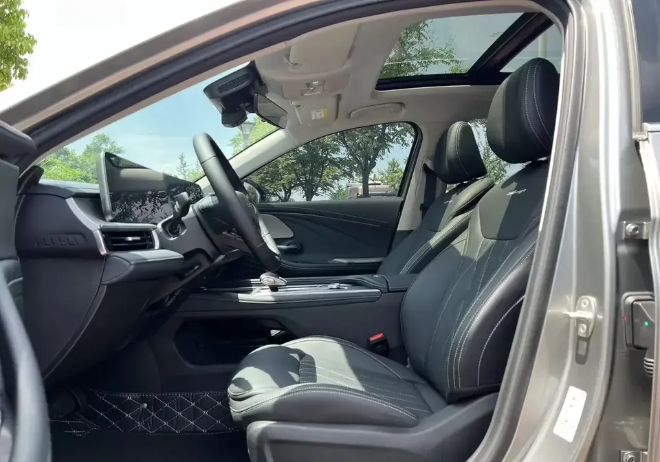 Chery Arrizo 8 Arrizo 8 2025 1.6TGDI DCT Excellence Edition 2025 — thumbnail 3