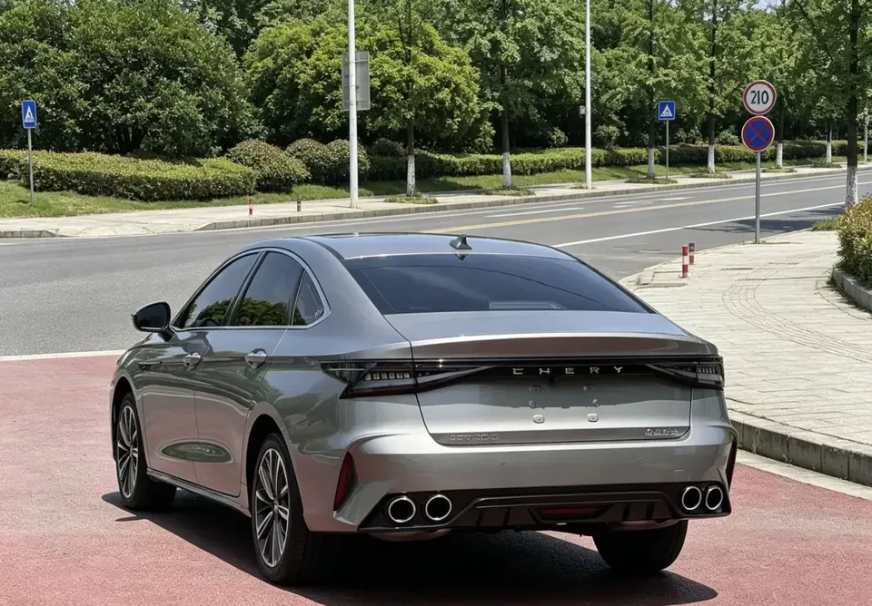 Chery Arrizo 8 Arrizo 8 2025 1.6TGDI DCT Excellence Edition 2025 — thumbnail 4