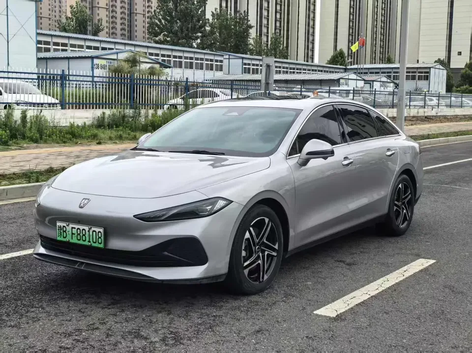 Roewe D7 DMH Roewe D7 DMH 2023 125 Ultimate 2023 — photo 1, buy with delivery to Moscow