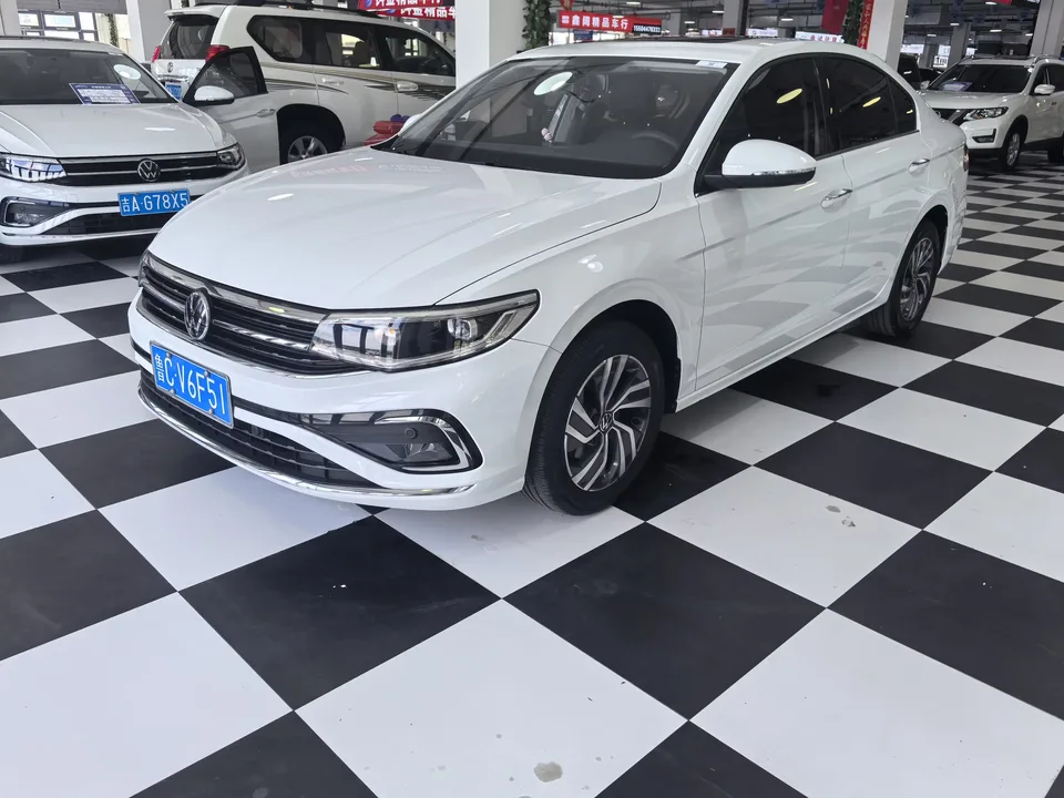 Volkswagen Bora Bora 2023 200TSI DSG Joy Travel PRO Edition 2023 — photo 1, buy with delivery to Moscow