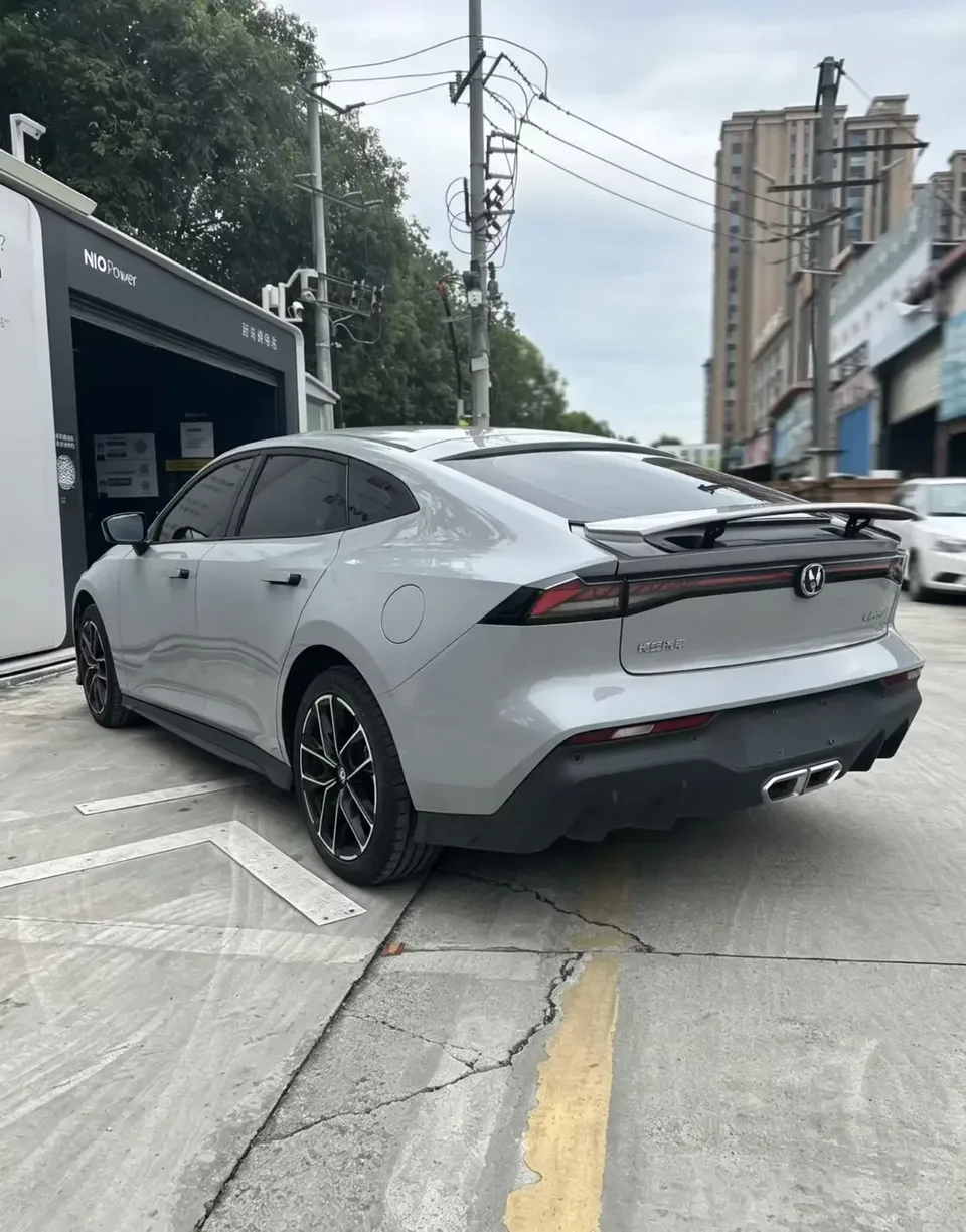 Changan UNI-V Smart Electric iDD Changan UNI-V Smart Electric iDD 2024 Blue Whale iDD 136km Smart Cool 2024 — thumbnail 4