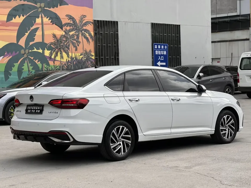 Volkswagen Lavida Lavida 2024 1.5L Automatic Starry Sky 5 Million Edition 2024 — thumbnail 2