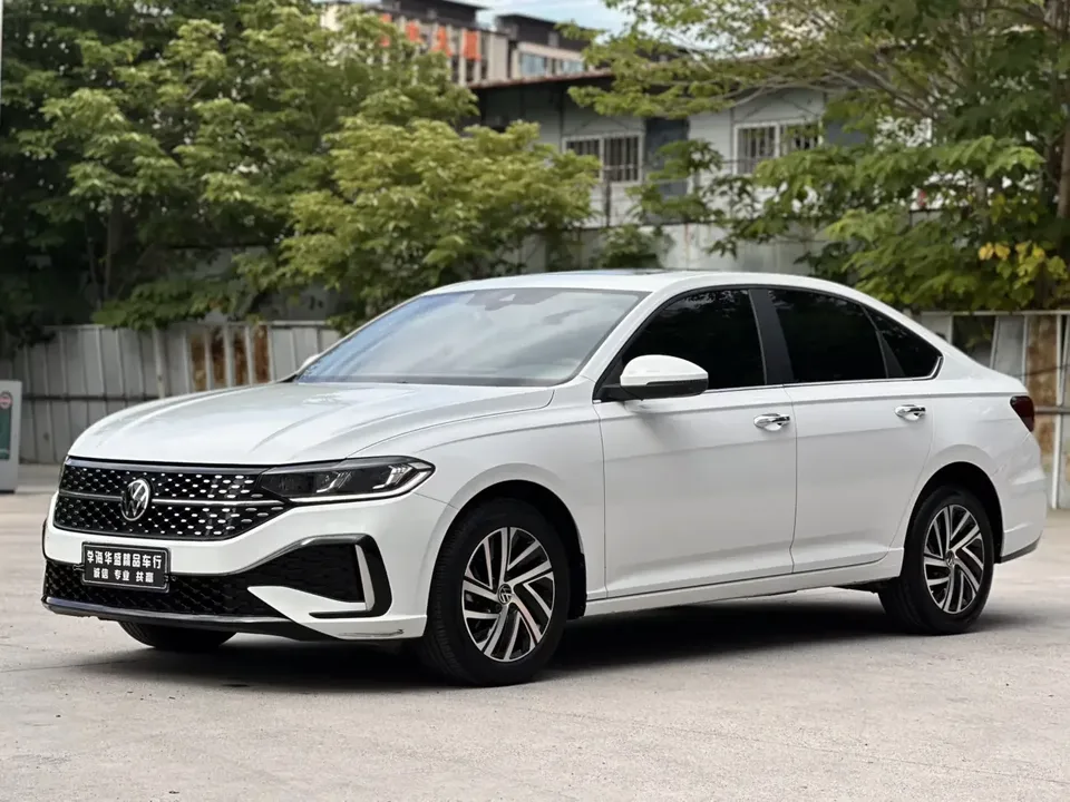 Volkswagen Lavida Lavida 2024 1.5L Automatic Starry Sky 5 Million Edition 2024 — photo 1, buy with delivery to Moscow