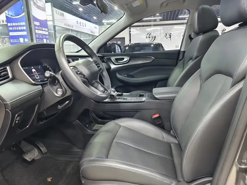 Roewe RX5 Roewe RX5 2025 PLUS 330TGI Automatic Trendsetting Smart Edition 2026 — thumbnail 3