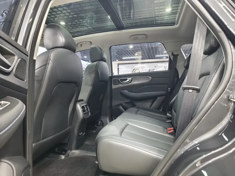Roewe RX5 Roewe RX5 2025 PLUS 330TGI Automatic Trendsetting Smart Edition 2026 — thumbnail 5