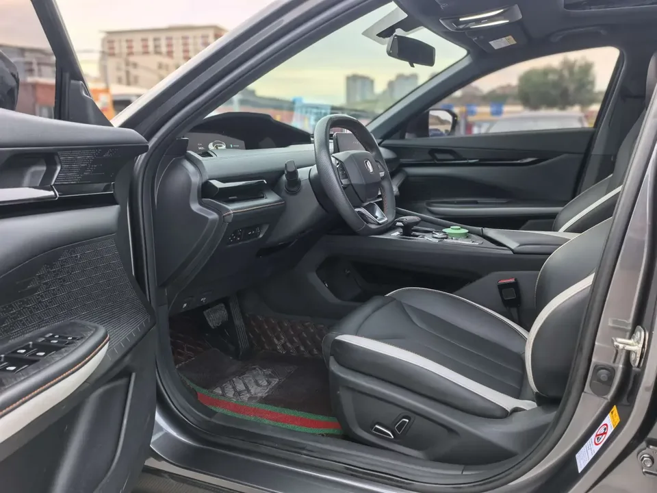 Changan UNI-V Changan UNI-V 2023 1.5T Premium 2023 — thumbnail 5