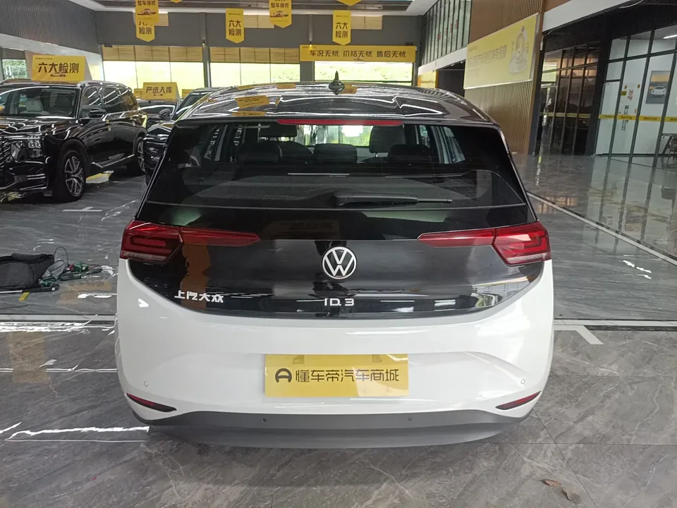 Volkswagen ID.3 Volkswagen ID.3 2024 Outstanding Edition 2024 — thumbnail 2