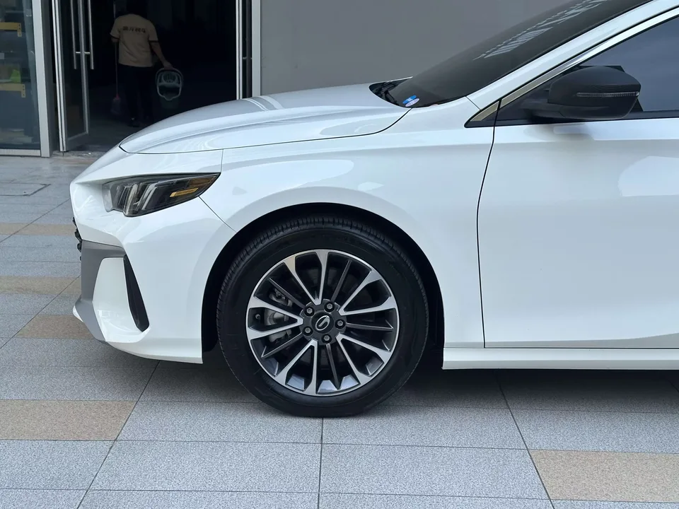 GAC Trumpchi Empow Shadow Leopard 2023 2.0L DHT High Energy Hybrid 2023 — thumbnail 3