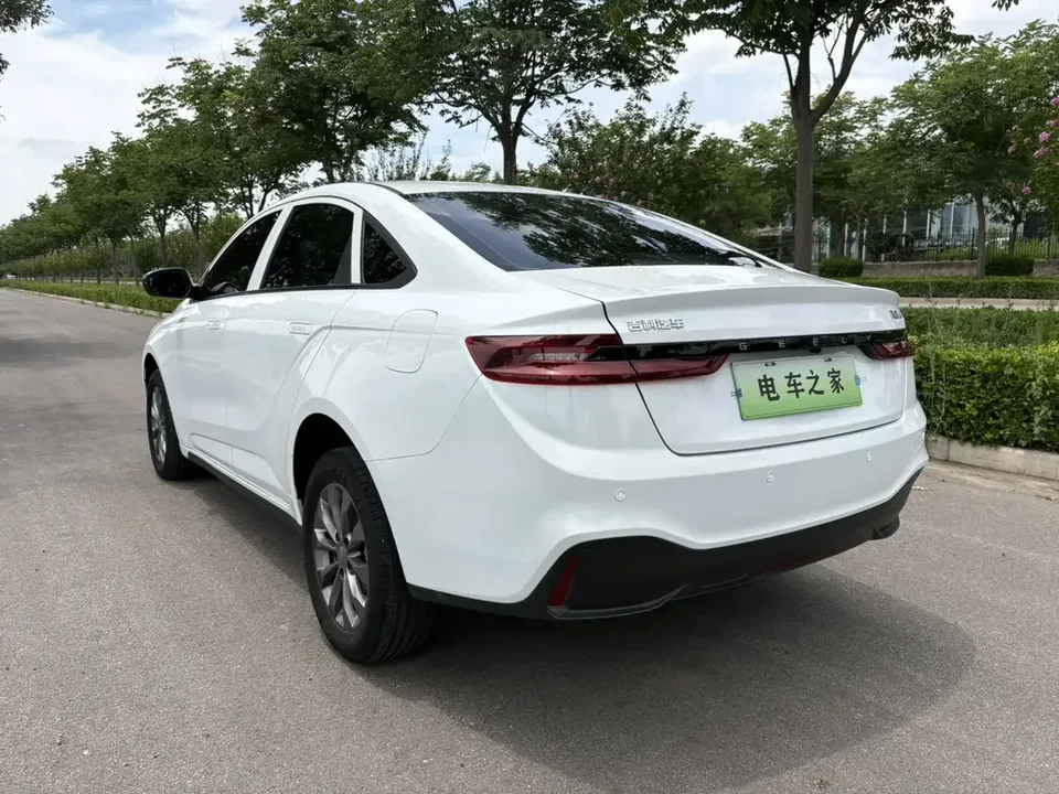 Geely Geometry A Geely Geometry A 2024 410KM Travel Edition 2023 — thumbnail 5