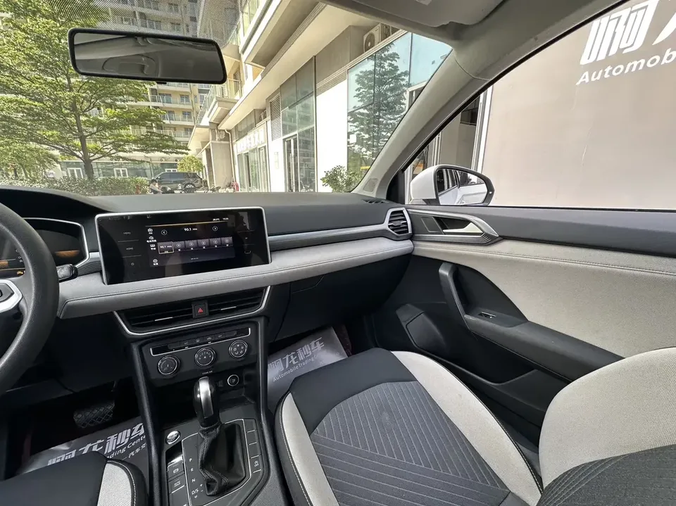 Volkswagen Tharu tuyue 2023 300TSI 2WD Crescent Edition 2024 — миниатюра 5