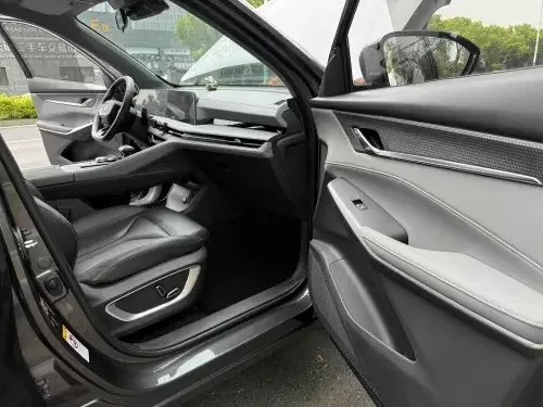 Changan CS75PLUS Changan CS75 PLUS 2022 Second generation 1.5T automatic premium model 2022 — thumbnail 3