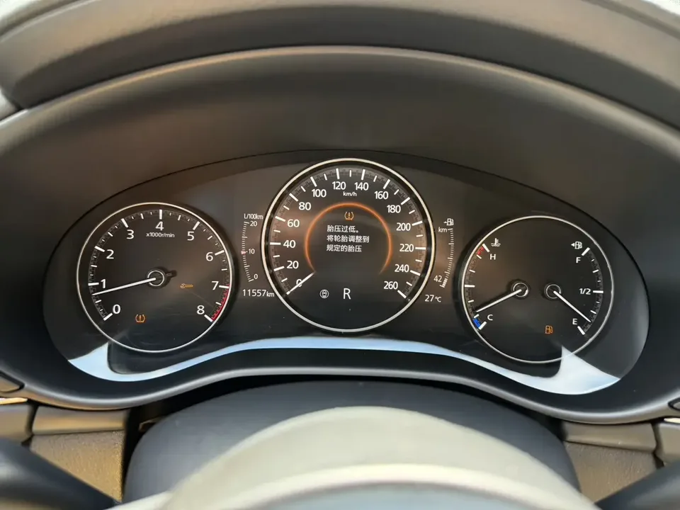 Mazda Axela Mazda3 Angkesela 2023 2.0L Automatic Elegant Edition 2023 — thumbnail 4