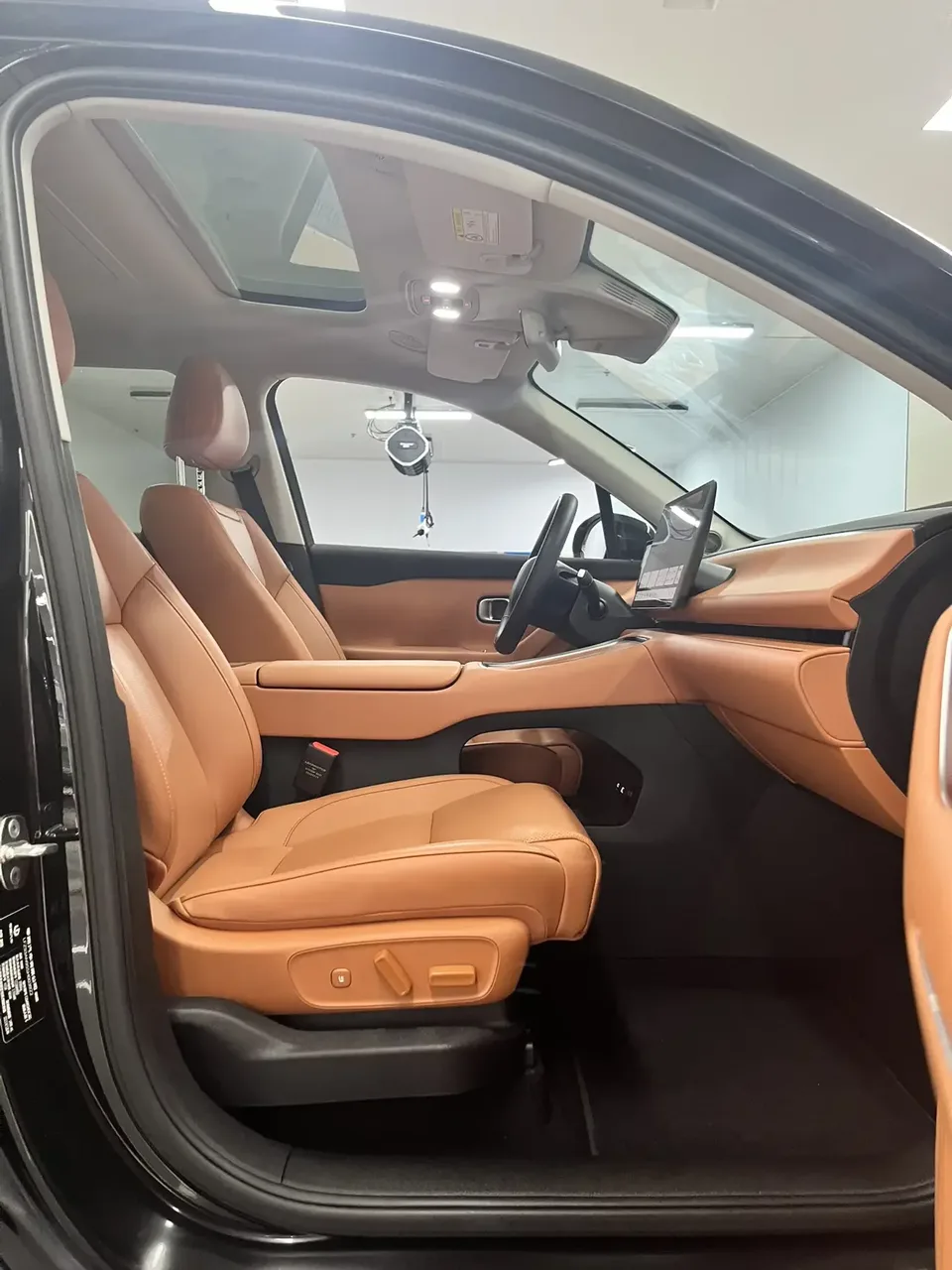 Leapmotor C16 Leapmotor C16 2026 Extended Range 280 LiDAR Edition 6-seater 2025 — миниатюра 3
