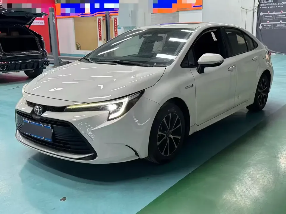 Toyota Levin Lei Ling 2023 Hybrid 1.8L Deluxe Edition 2023 — photo 1, buy with delivery to Moscow