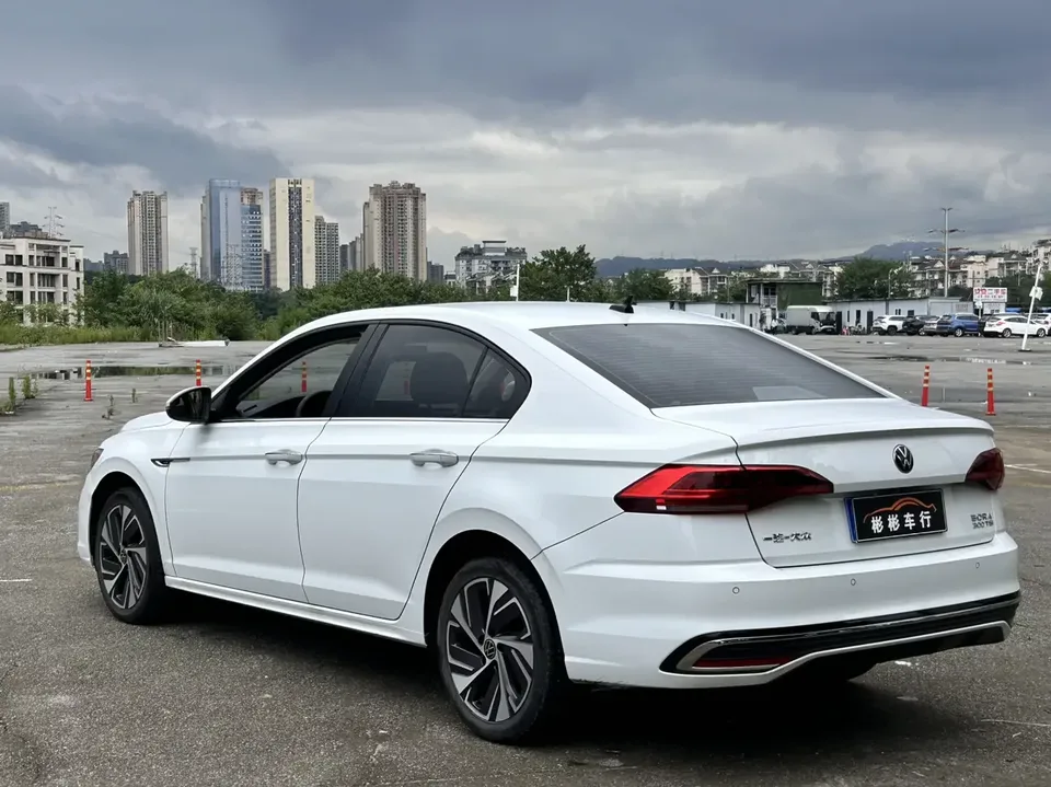 Volkswagen Bora Bora 2023 280TSI DSG Premium Edition 2023 — thumbnail 2