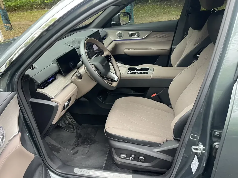 Chery Tiggo 8 PLUS Tiggo 8 PLUS 2025 Kunpeng 290TGDI DCT Premium 7-seater 2024 — миниатюра 3