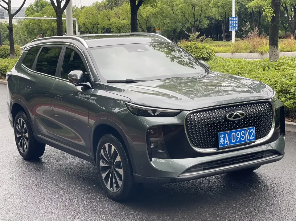 Chery Tiggo 8 PLUS Tiggo 8 PLUS 2025 Kunpeng 290TGDI DCT Premium 7-seater 2024 — фото 1, купить с доставкой в Москву