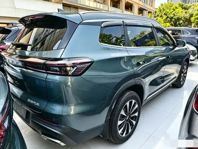 Chery Tiggo 8 PLUS Tiggo 8 PLUS 2025 Kunpeng 290TGDI DCT Luxury 7-seater 2025 — thumbnail 2
