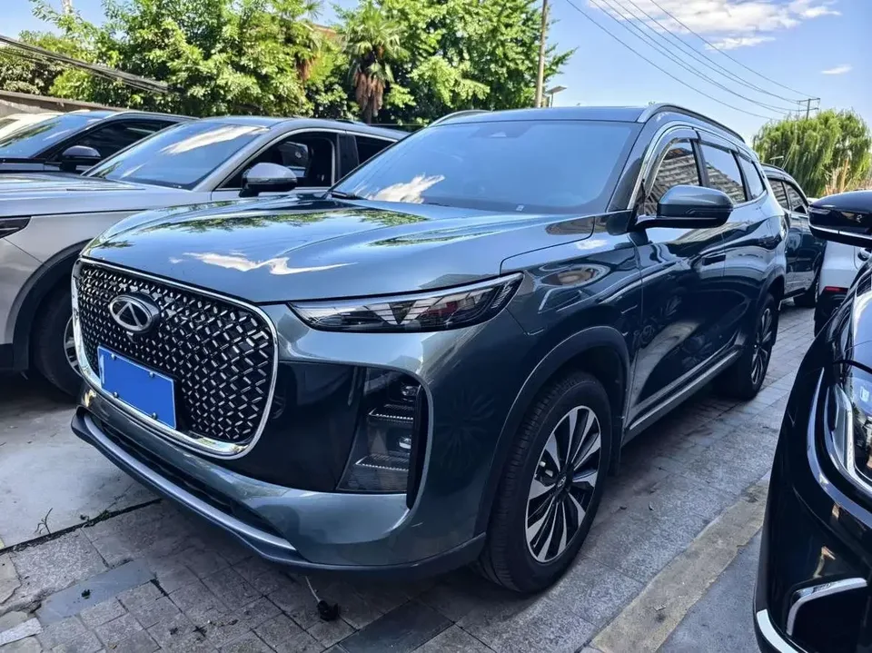 Chery Tiggo 8 PLUS Tiggo 8 PLUS 2025 Kunpeng 290TGDI DCT Luxury 7-seater 2025 — photo 1, buy with delivery to Moscow