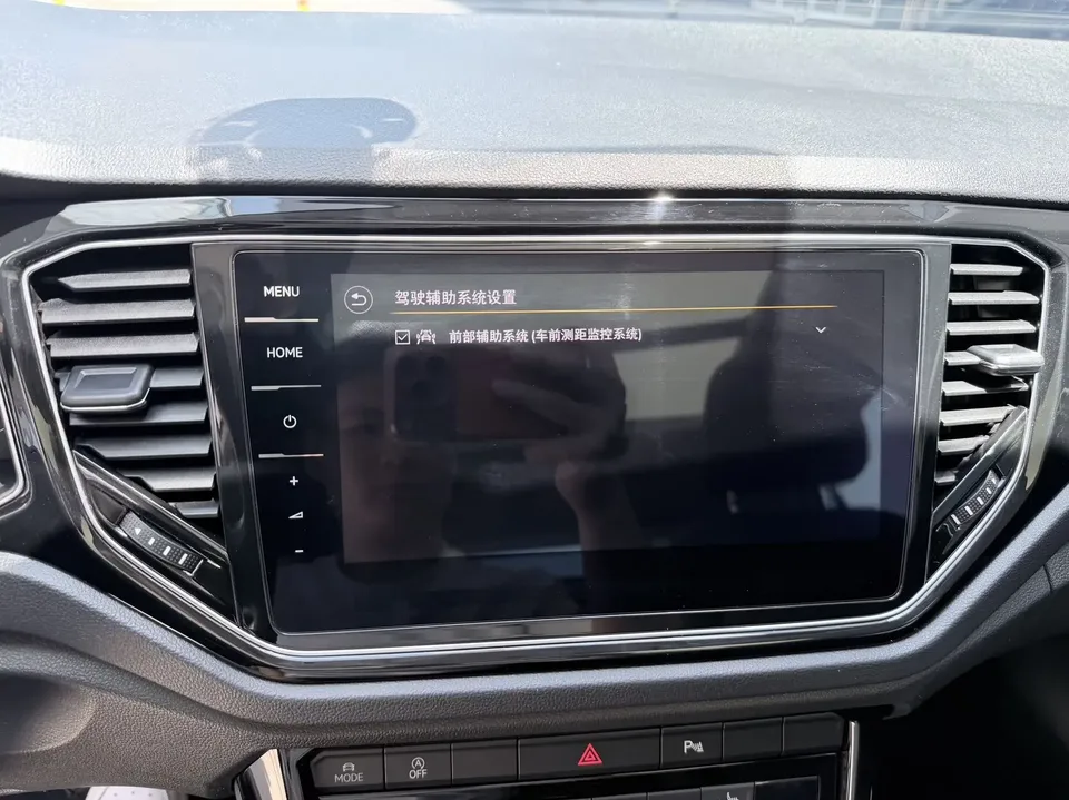 Volkswagen T-Roc TANG 2022 280TSI DSG 2WD Comfort PLUS 2023 — миниатюра 3