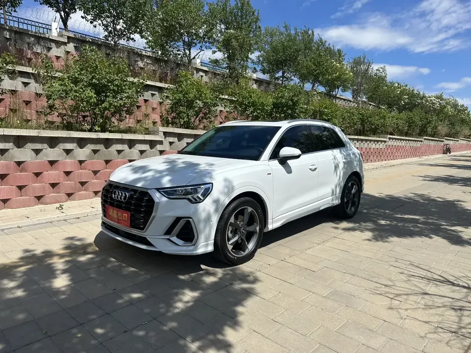 Audi Q3 Audi Q3 2022 35 TFSI Stylish Dynamic 2022 — photo 1, buy with delivery to Moscow