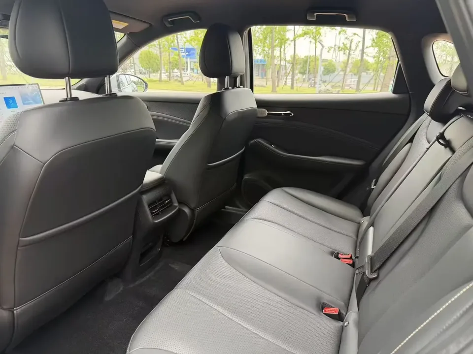 Baojun Yunhai PHEV Baojun Yunhai PHEV 2024 140km Plug-in Hybrid 2024 — миниатюра 3