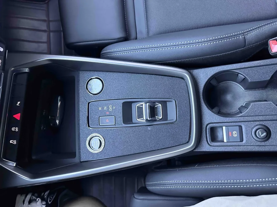 Audi A3 Audi A3 2023 Sportback 35 TFSI Stylish and sporty 2023 — thumbnail 5