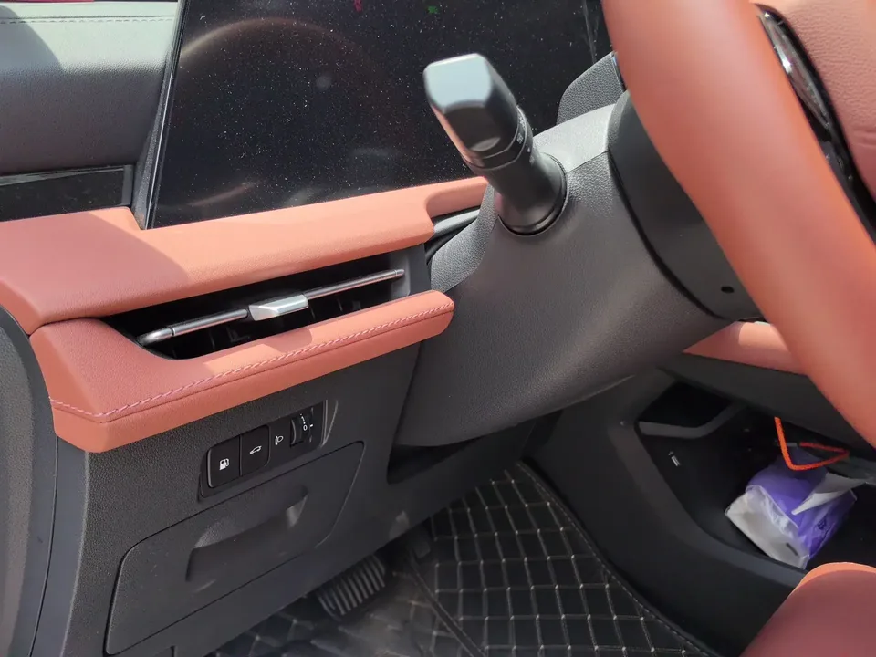 Changan CS75PLUS Changan CS75 PLUS 2023 The third generation 1.5T automatic pilot model 2024 — миниатюра 4