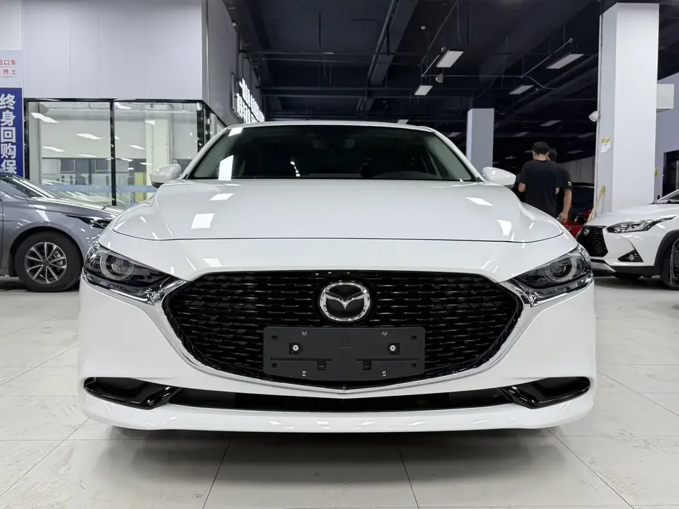Mazda Axela Mazda3 Angkesela 2022 2.0L Automatic Quality Edition 2022 — photo 1, buy with delivery to Moscow